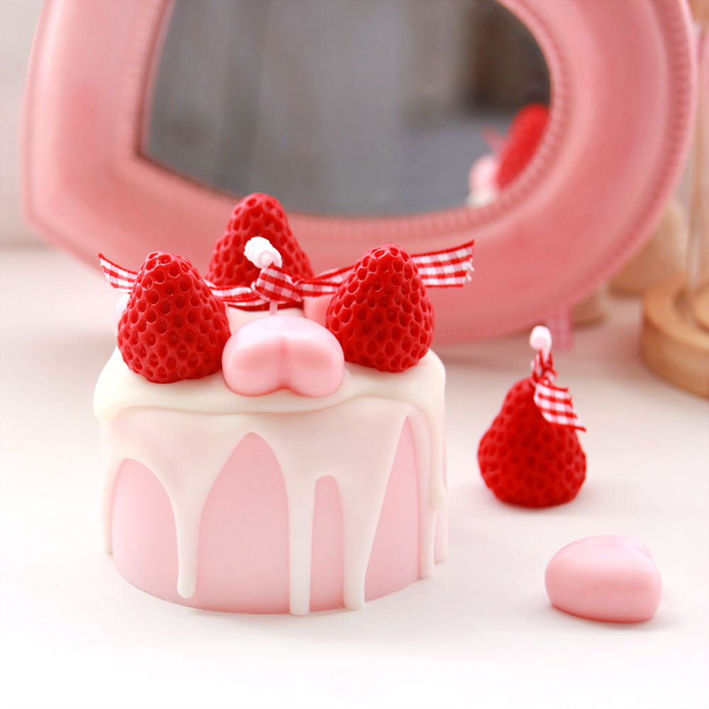 “Strawberry Cake” Aromatherapy Candle PL51876